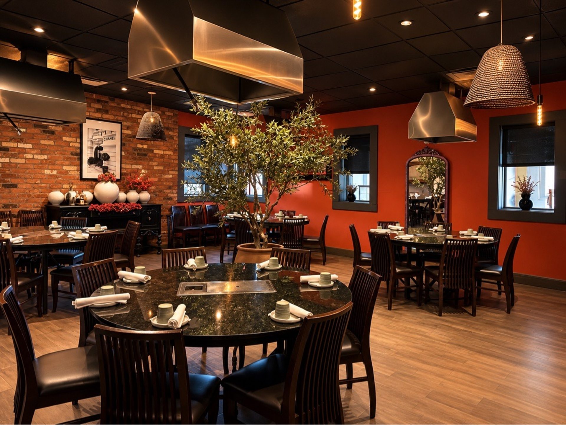 SEMI-PRIVATE DINING AREA